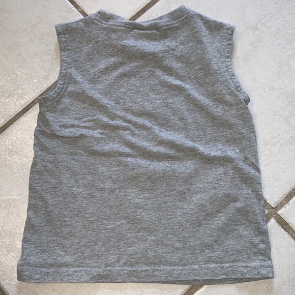 sleeveless basketball shirt. Little boys size 4T. - Picture 2 of 4